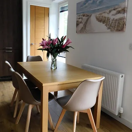 Beautiful Meadowbank Apartment With On-Street Parking Edinburgh Exterior photo