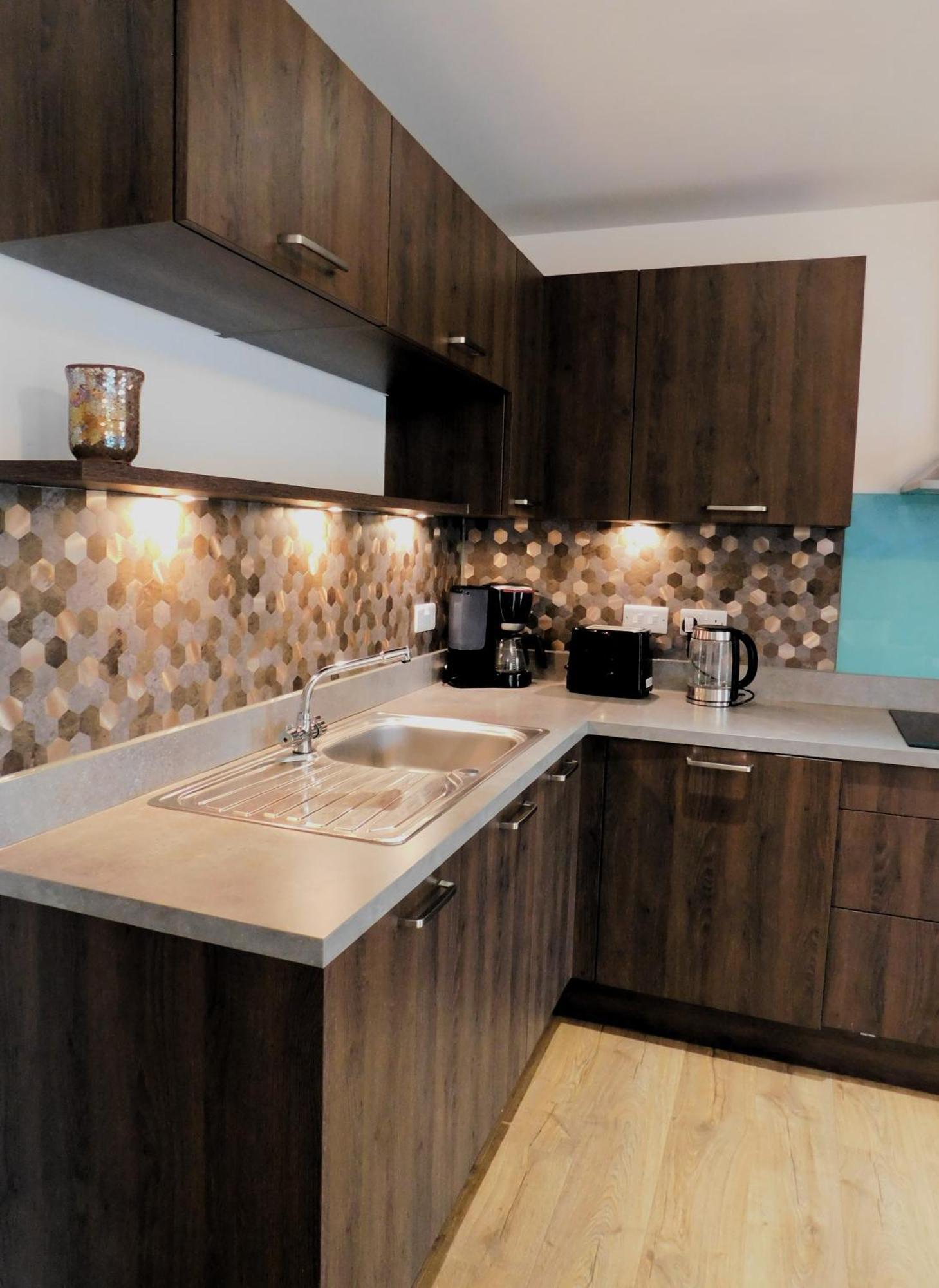 Beautiful Meadowbank With On-street Parking Apartment *