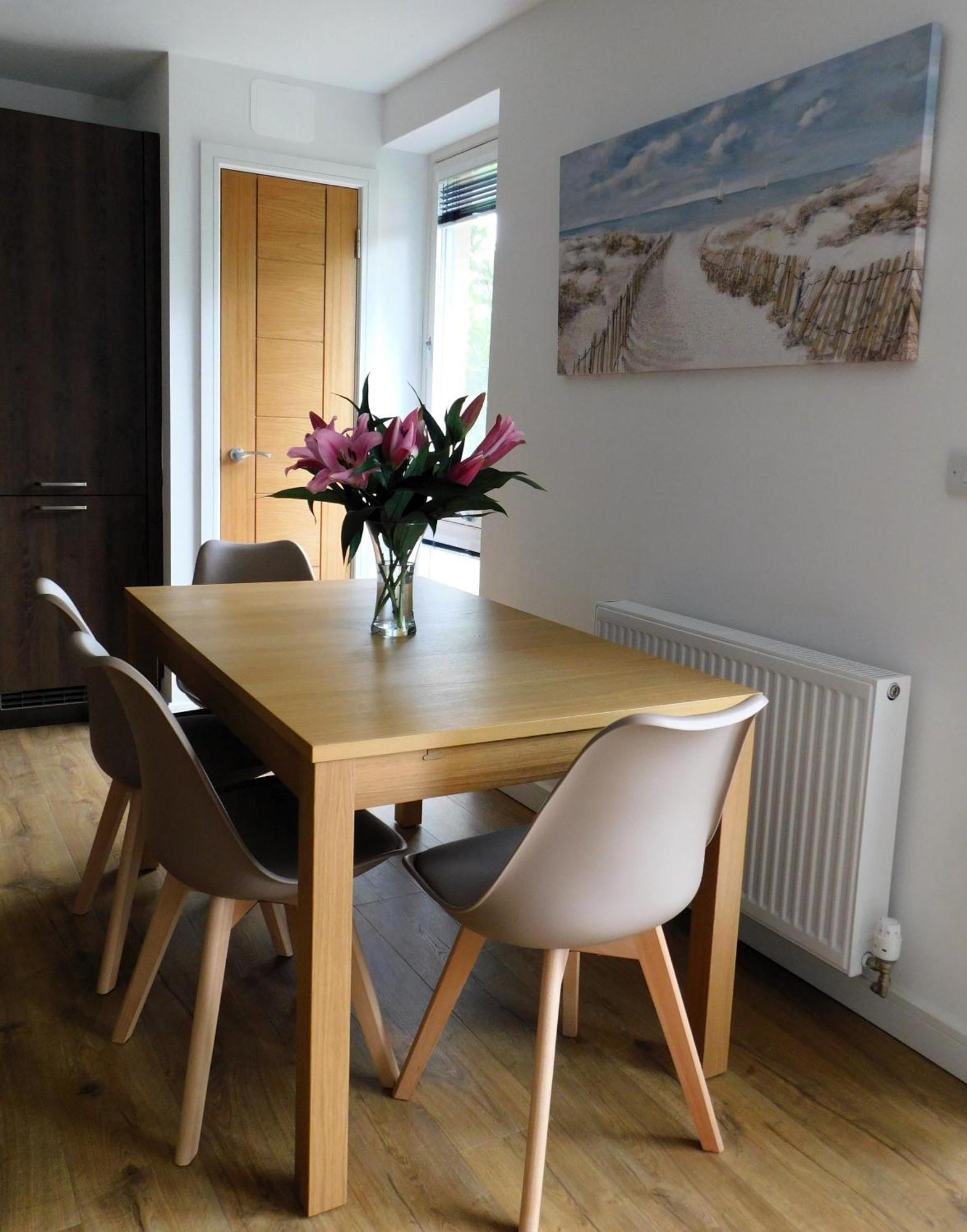 Beautiful Meadowbank With On-street Parking Apartment