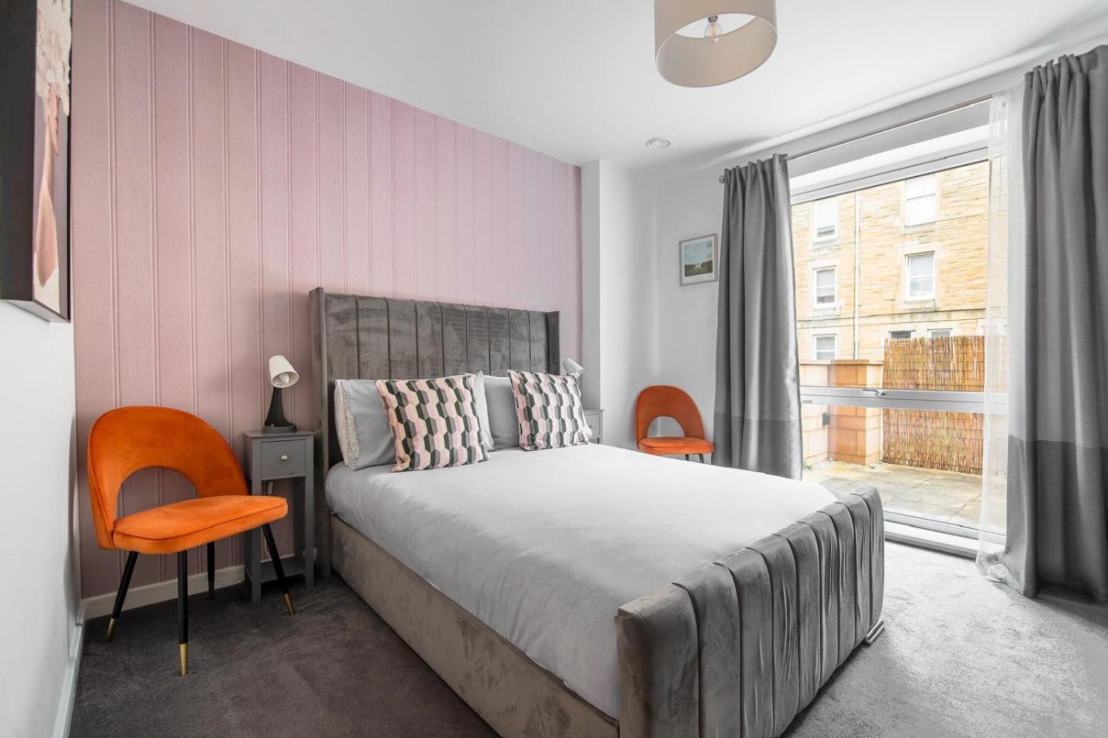 Beautiful Meadowbank With On-street Parking * Edinburgh