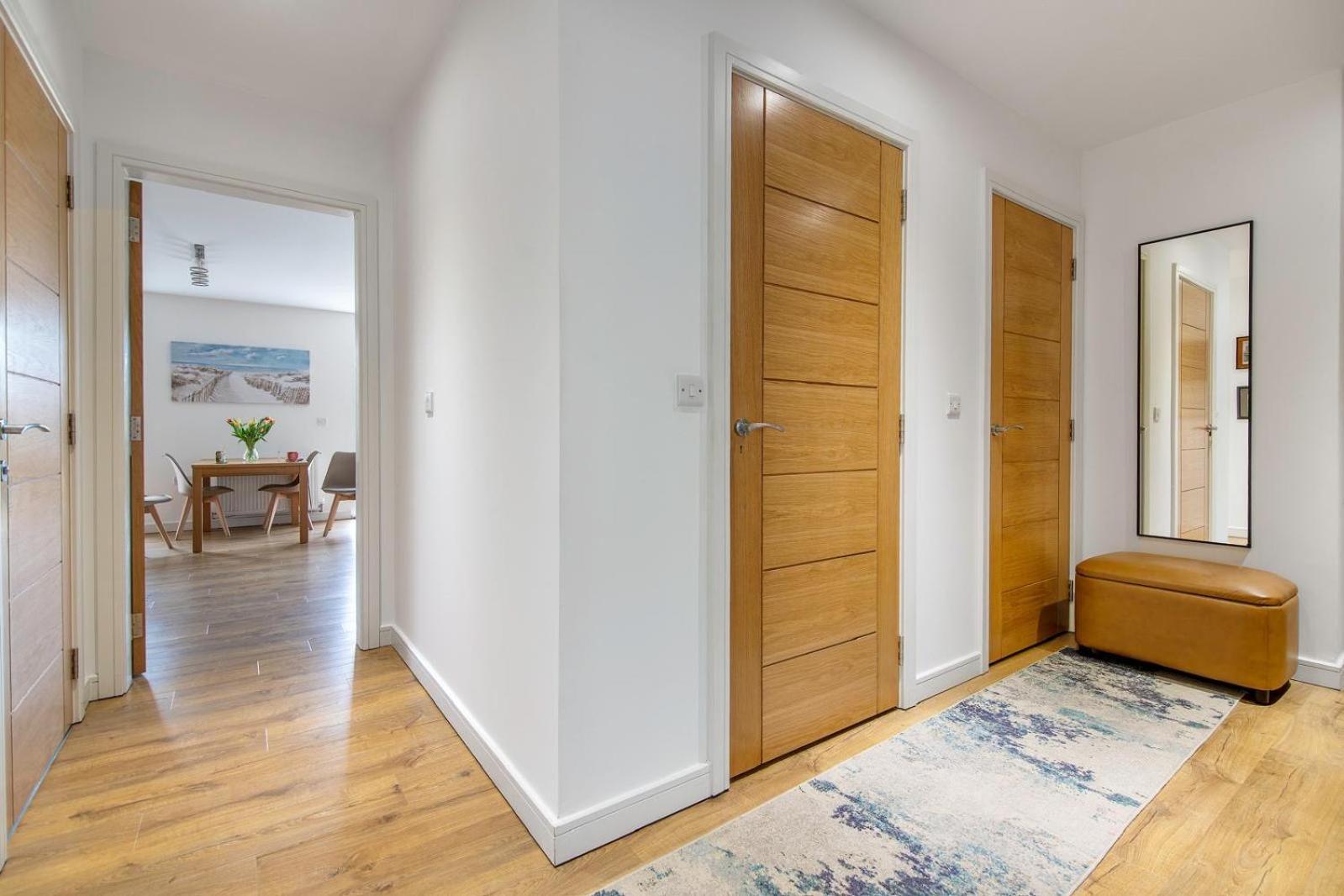 Beautiful Meadowbank With On-street Parking Apartment